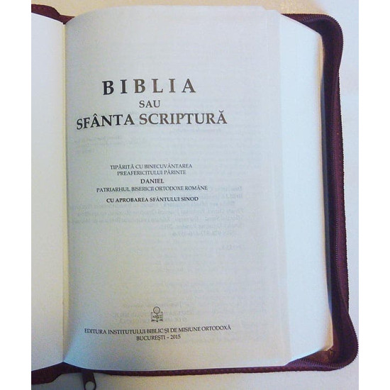 Biblia ortodoxa, coperta piele visinie cu fermoar 053 (cu aprobarea Sf. Sinod)